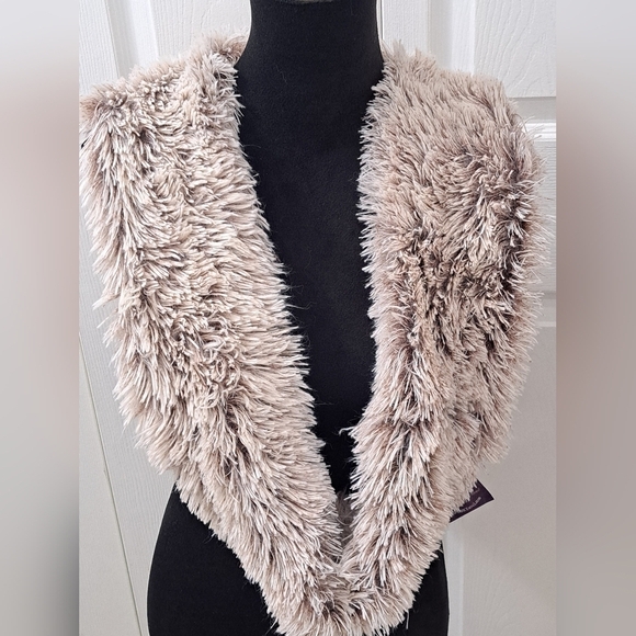 NWT Spunky Soul Grey & White Infinity Scarf - Picture 3 of 8